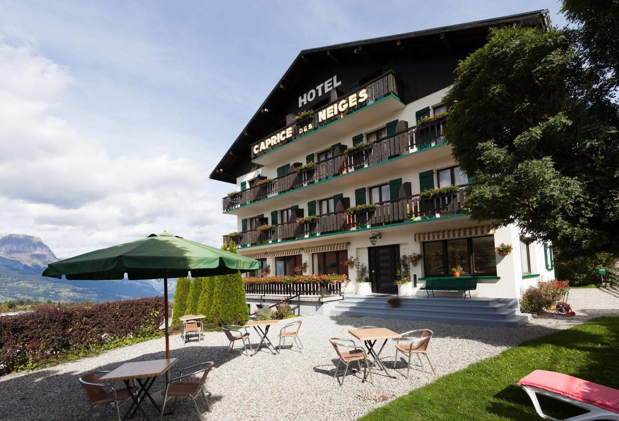 Hotel Le Caprice Des Neiges コンブルー エクステリア 写真