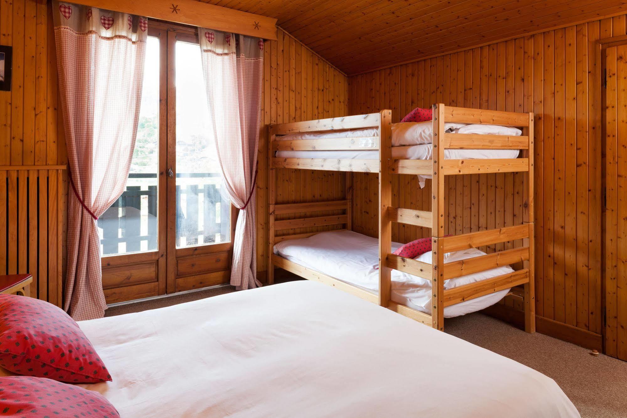 Hotel Le Caprice Des Neiges コンブルー エクステリア 写真